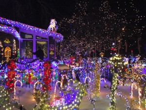 Maisie's Magical Christmas House, Light Show with Music 